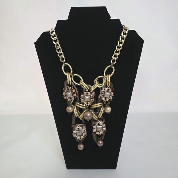 None and/or Unknown Jewelry - Extremely RARE Vintage Gold-Toned Bold Design Necklace 16" L